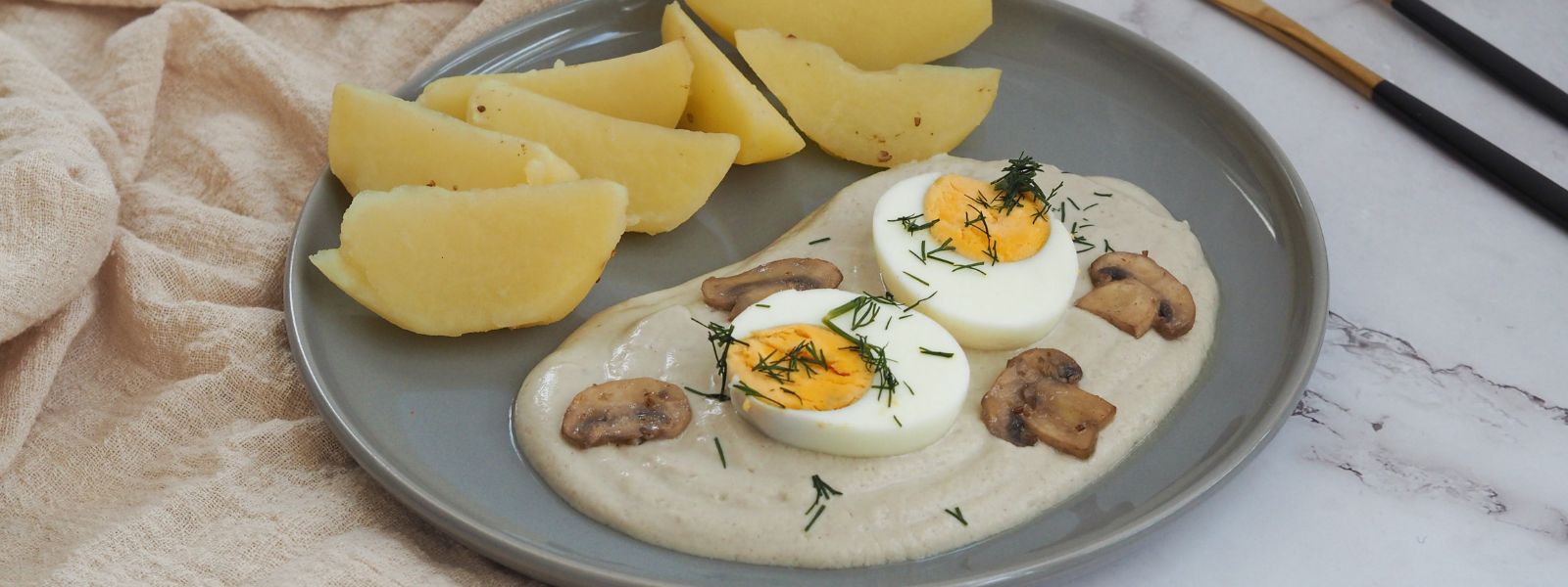 Pilzsossee mit Ei und Kartoffel